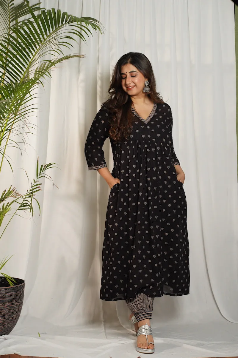 Ajrakh Lotus Pleated Mul Kurta | Relove