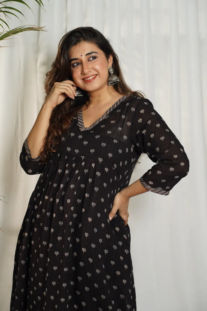 Ajrakh Lotus Pleated Mul Kurta | Relove