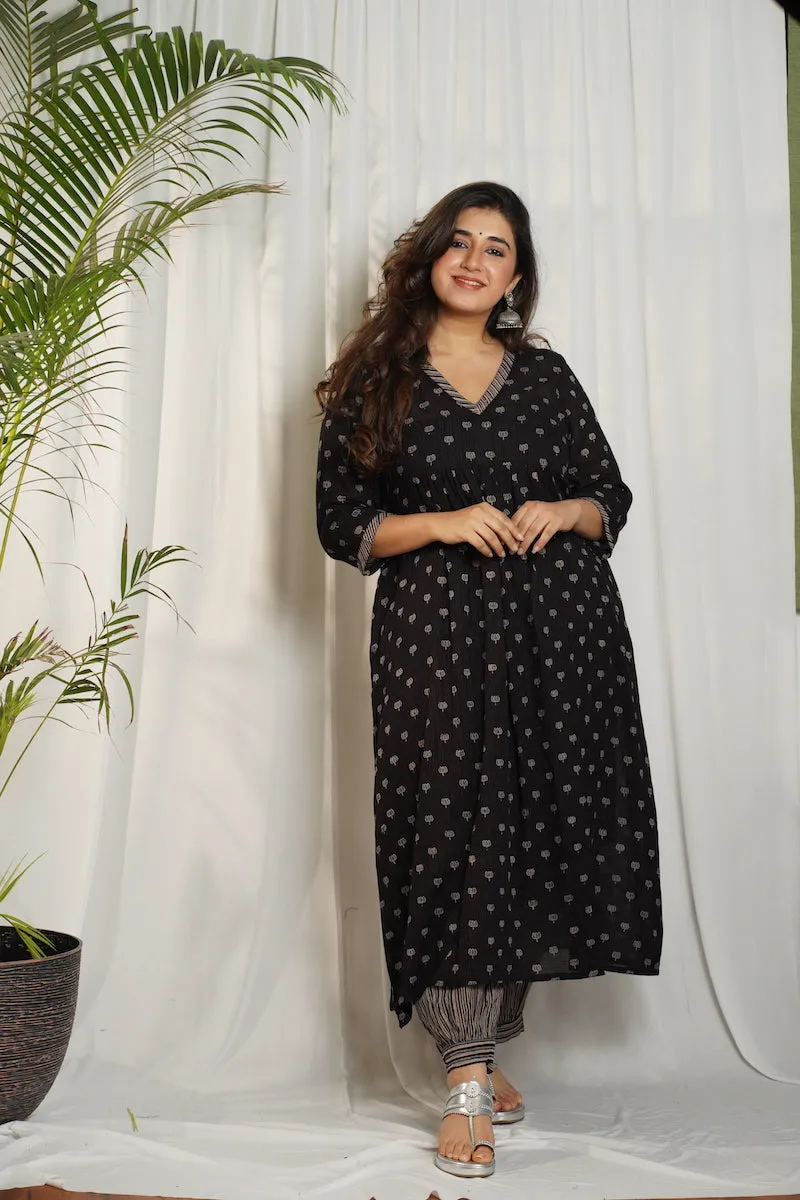 Ajrakh Lotus Pleated Mul Kurta | Relove